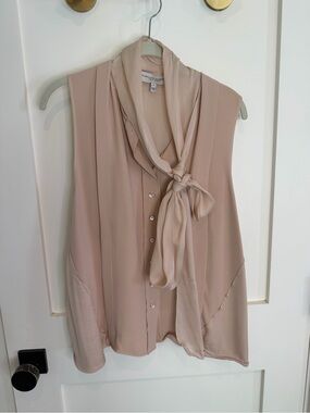 Carolina Herrara sleeveless blush pink silk blouse with neck tie